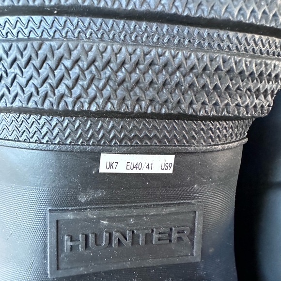 Hunter Rain Boots. - Picture 6 of 9